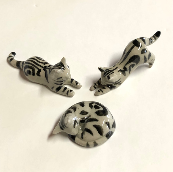 猫の箸置き三態（アメショ）　はしおき　アメリカンショートヘア　陶器　 1枚目の画像