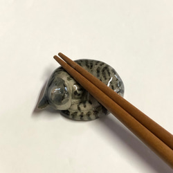 猫の箸置き三態（サバトラ）　はしおき　サバトラ猫　陶器　 4枚目の画像