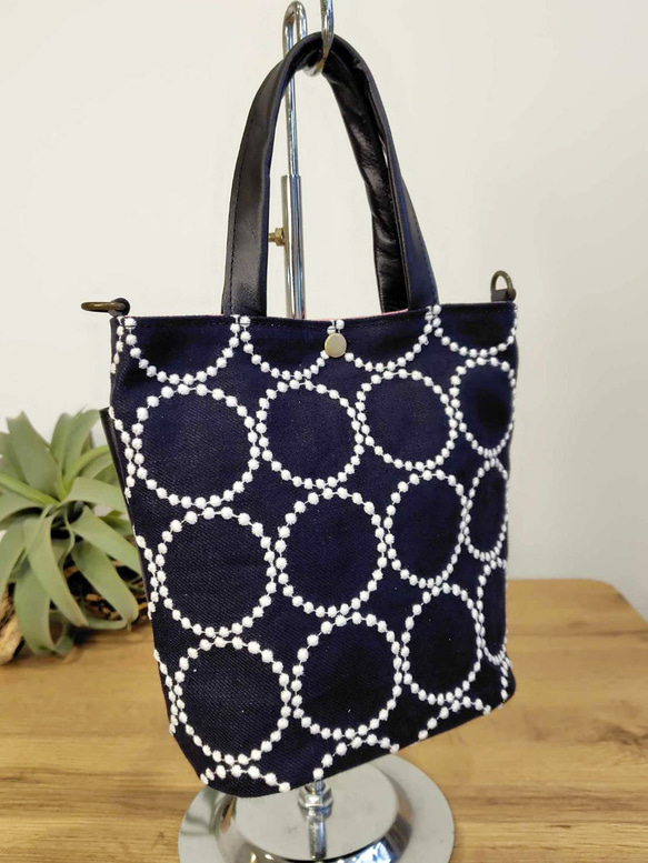 ミナペルホネン/2025tambourineタンバリンネイビー×白/バケツ型トー ミナペルホネン/2025tambourineタンバリンネイビー×白/バケツ型