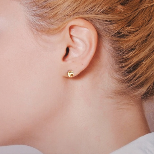 片耳用】K18/Pt900 大人の普段着ピアス くぼみ ピアス（スタッド・一粒