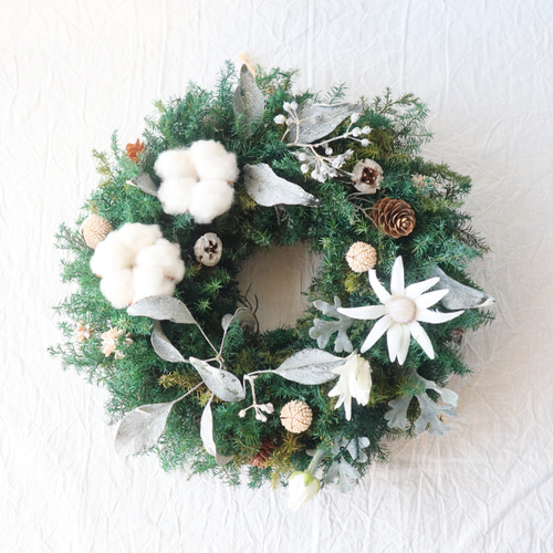 白いワタの実とユーカリのクリスマスリース プリザーブドフラワー