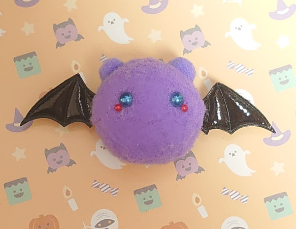 ポンポンアクセサリー♪フェイスブローチ★ハロウィンのお友達⒨(· ⩌ ·)コウモリ 4枚目の画像