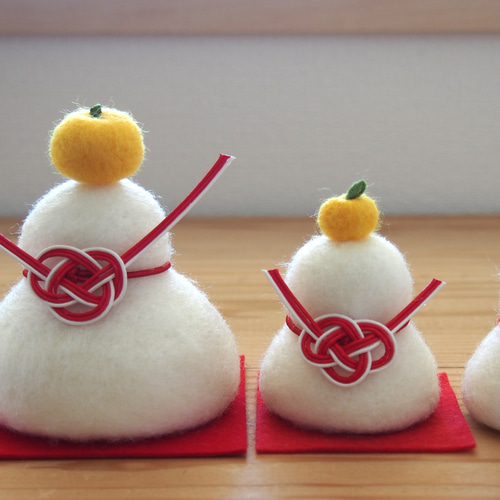 お正月 干支 うま 馬 午 鏡餅 羊毛フェルト 置物 鏡餅 Maro洋裁店/森の