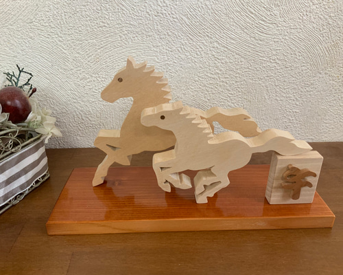 2026年干支飾り 午 お正月飾り お馬の親子（オフホワイト） 木製置物