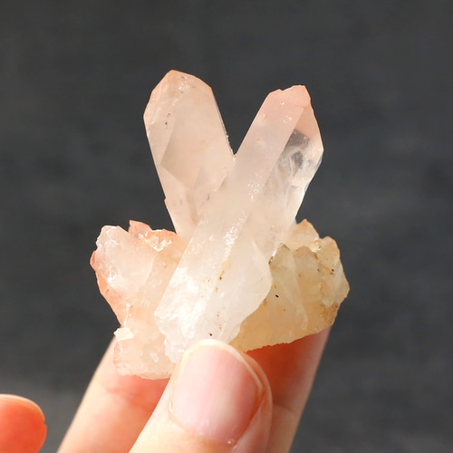コロンビア産クォーツ ピンク 水晶 天然石 水晶 鉱物 一点物