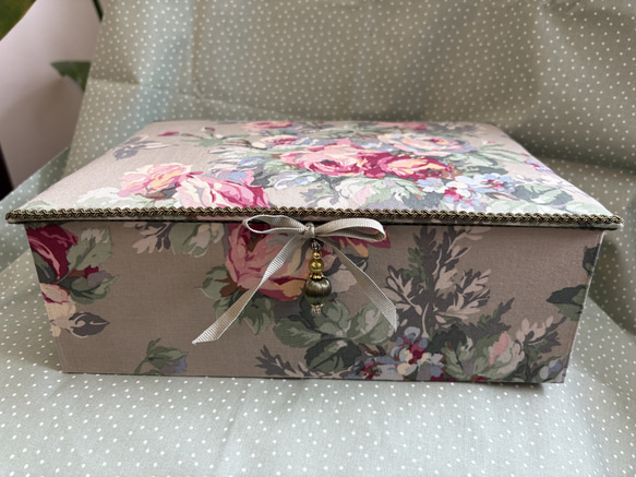 大きめ！1点もの！アンティークな雰囲気『手芸材料入れにも