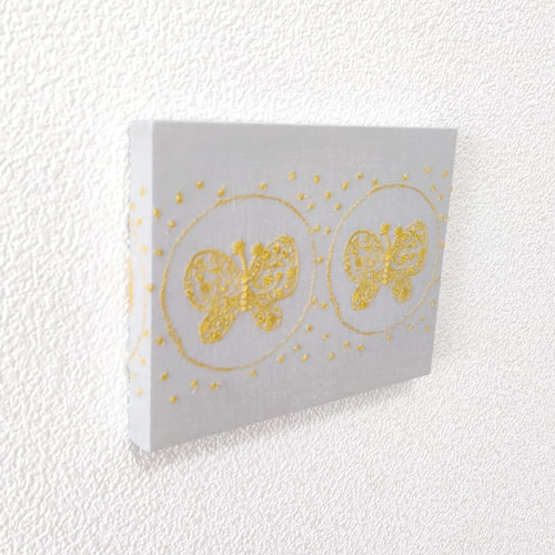 ミニ　ファブリックパネル　ミナペルホネン　インテリア　チョウチョ　刺繍　北欧　花 ミニ ミナペルホネン ファブリックパネル インテリア チョウチョ 黄色