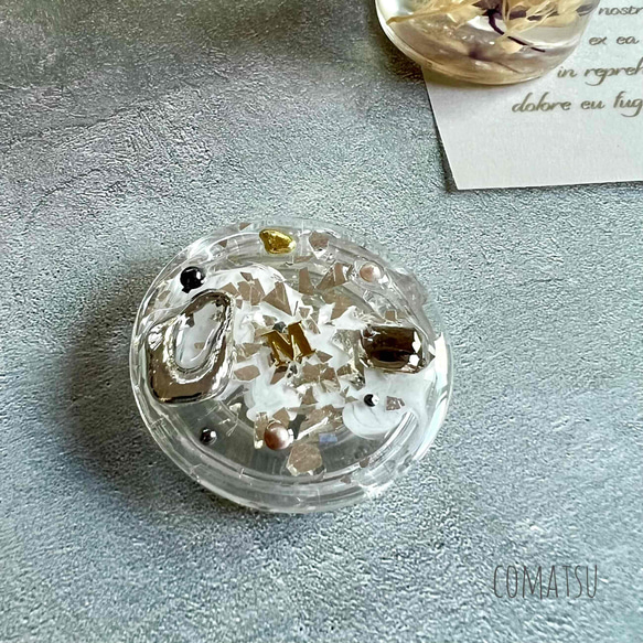 “イニシャル入り” MODECasual スマホグリップ ソケット スマホスタンド スマホアイテム 1枚目の画像