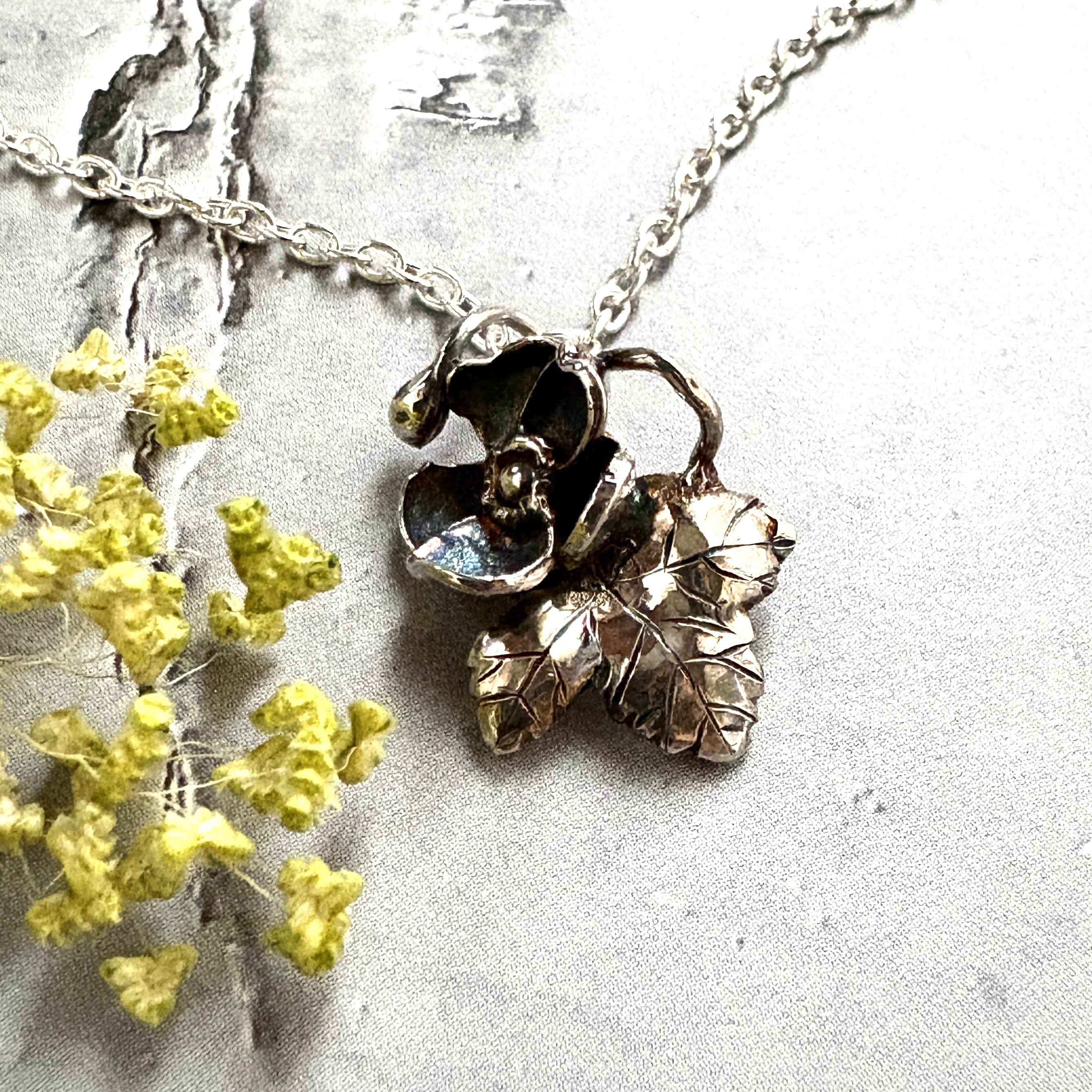 【一点物】シュウメイギクのペンダントトップ（silver925） 6,560円