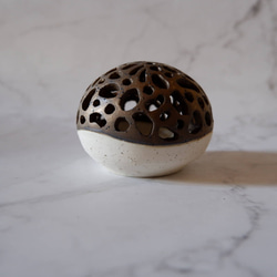 珊瑚土透彫り金彩香立て2　香炉　ポプリケース　線香　やちむん　沖縄 3枚目の画像