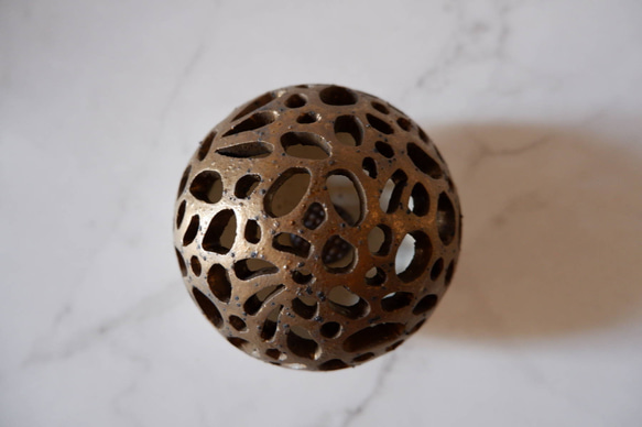 珊瑚土透彫り金彩香立て2　香炉　ポプリケース　線香　やちむん　沖縄 5枚目の画像