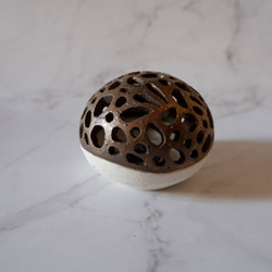 珊瑚土透彫り金彩香立て2　香炉　ポプリケース　線香　やちむん　沖縄 1枚目の画像