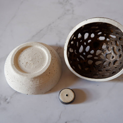 珊瑚土透彫り金彩香立て3　香炉　ポプリケース　線香　やちむん　沖縄 6枚目の画像