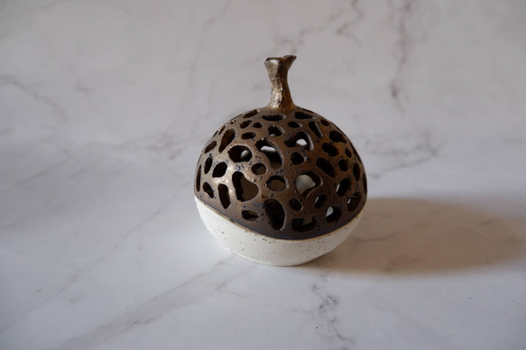 珊瑚土透彫り金彩香立て3　香炉　ポプリケース　線香　やちむん　沖縄 1枚目の画像