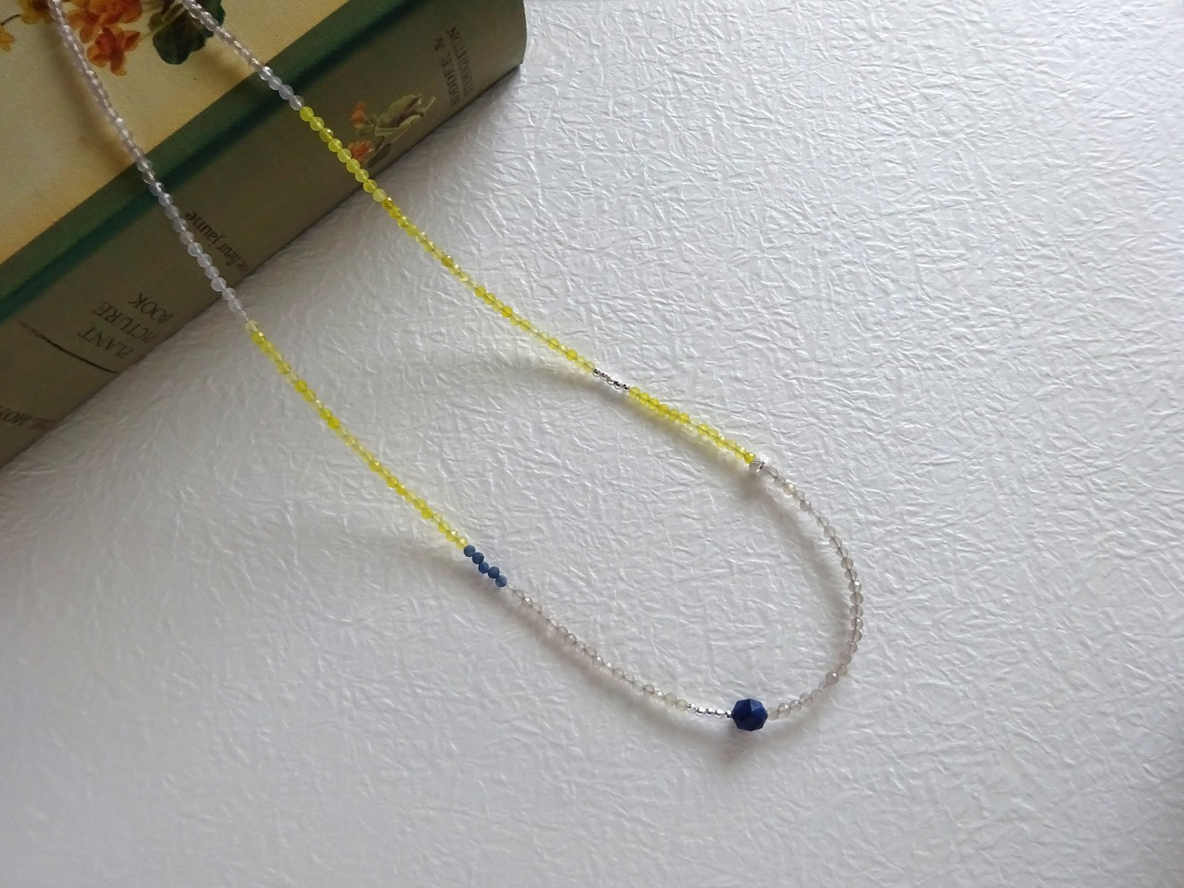 おちつきカラー天然石のネックレス1