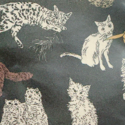 リバティ2025AW「コー・アンド・エイト」（すみ黒地）パスケース＆リールストラップ☆ラミネート☆PVC☆ねこ 4枚目の画像