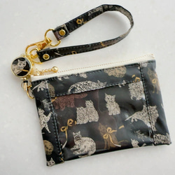 リバティ2025AW「コー・アンド・エイト」（すみ黒地）パスケース＆リールストラップ☆ラミネート☆PVC☆ねこ 1枚目の画像