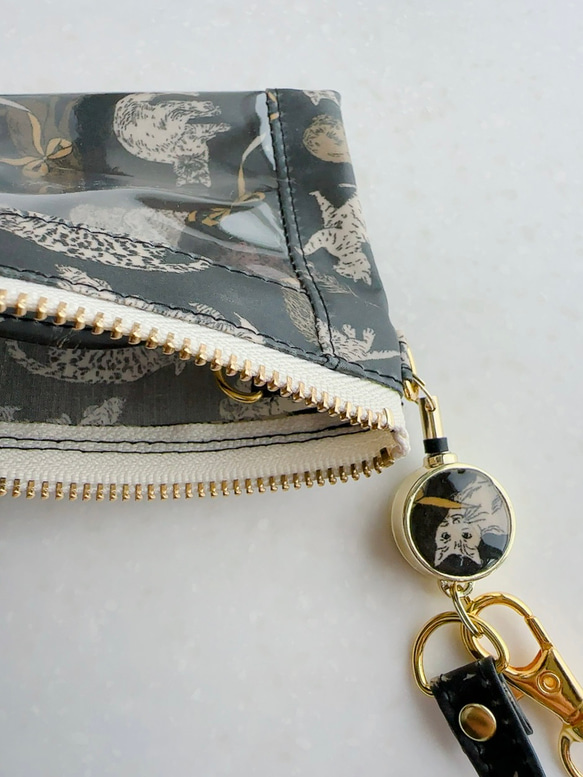 リバティ2025AW「コー・アンド・エイト」（すみ黒地）パスケース＆リールストラップ☆ラミネート☆PVC☆ねこ 6枚目の画像