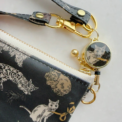 リバティ2025AW「コー・アンド・エイト」（すみ黒地）パスケース＆リールストラップ☆ラミネート☆PVC☆ねこ 8枚目の画像