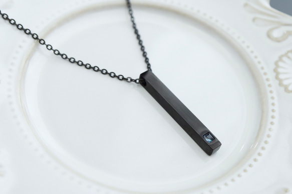 【刻印•名入れ】ロンドンブルートパーズのペンダント＊天然石＊誕生石＊サージカルステンレス【Luminous】 1枚目の画像