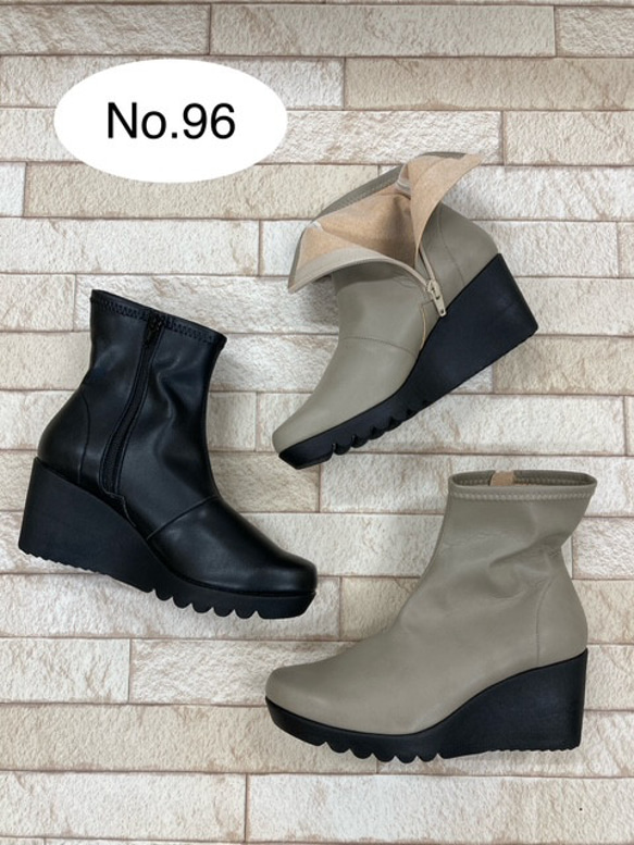 【’25A/W新作♪】伸びる人工皮革♪2種類のソールから選べるストレッチブーツ 1枚目の画像