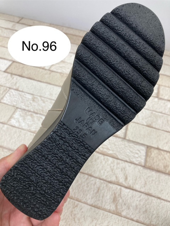 【’25A/W新作♪】伸びる人工皮革♪2種類のソールから選べるストレッチブーツ 9枚目の画像