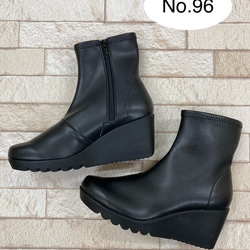 【’25A/W新作♪】伸びる人工皮革♪2種類のソールから選べるストレッチブーツ 3枚目の画像