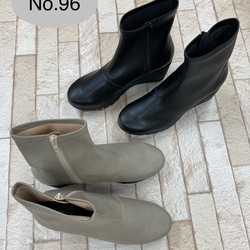 【’25A/W新作♪】伸びる人工皮革♪2種類のソールから選べるストレッチブーツ 5枚目の画像