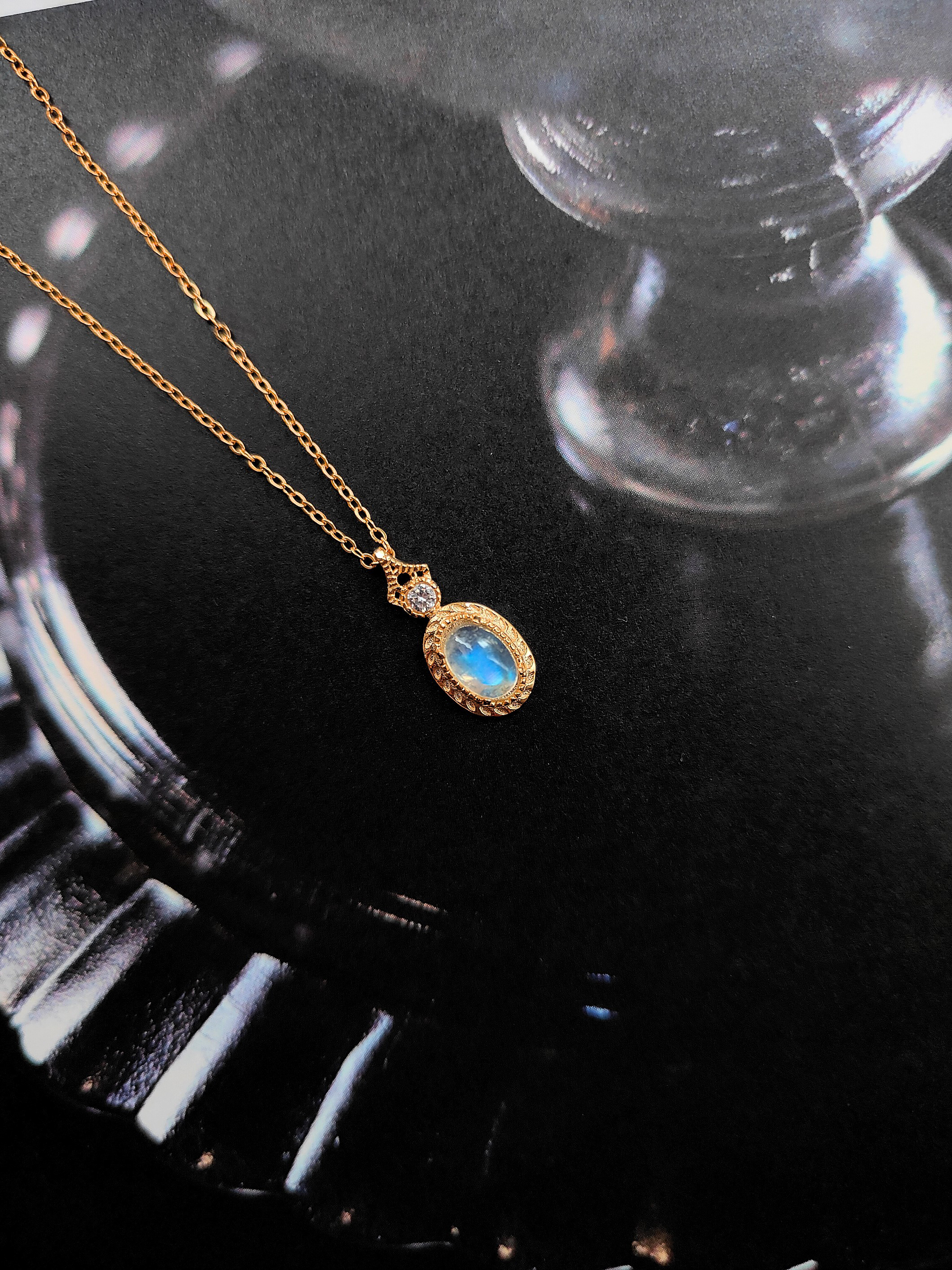 【silver925×金メッキ】天然ブルームーンストーンのアンティーク調ネックレス