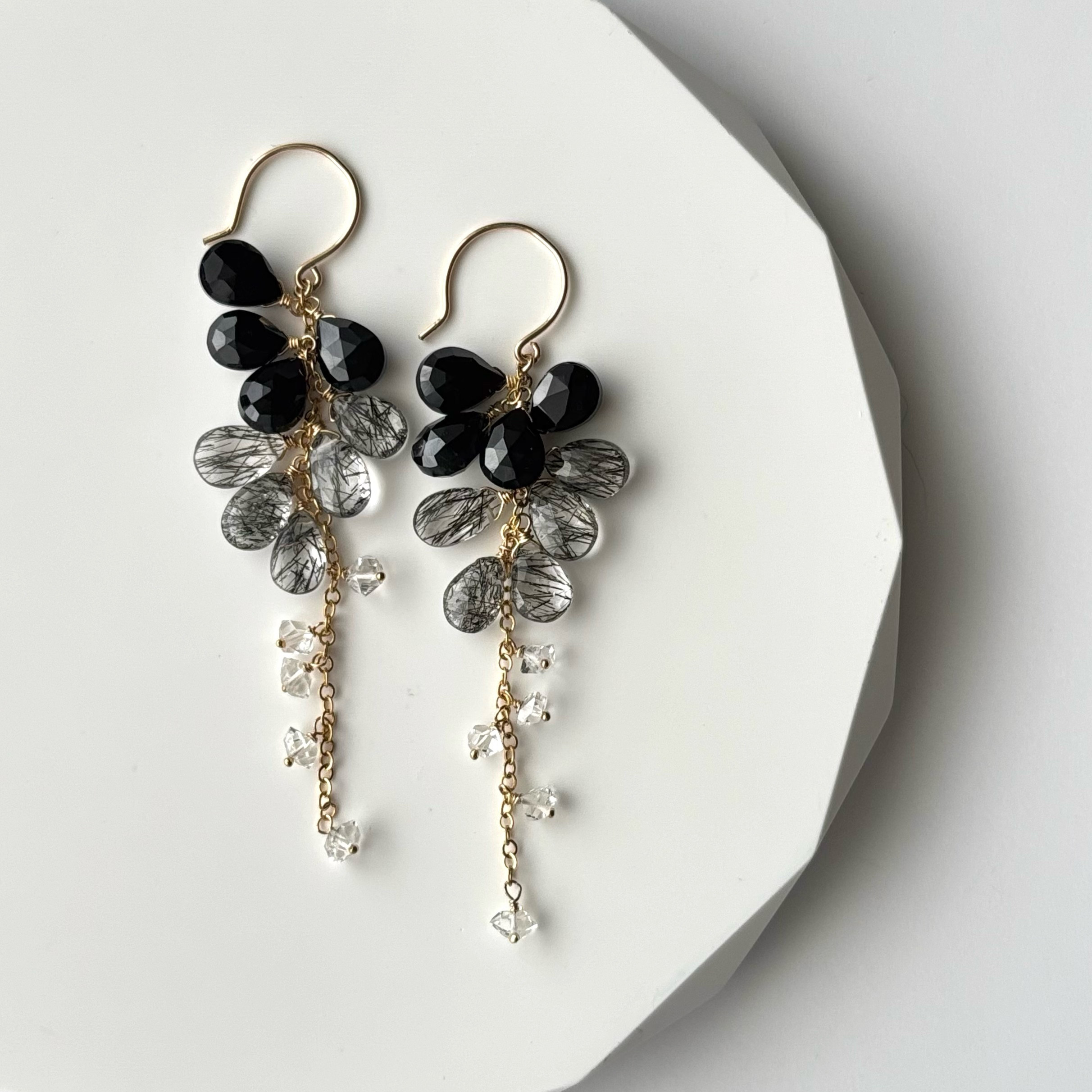 " Noir " オニキス・ブラックルチルクォーツ・ハーキマーダイヤモンドの耳飾り 14kgfピアス／イヤリング