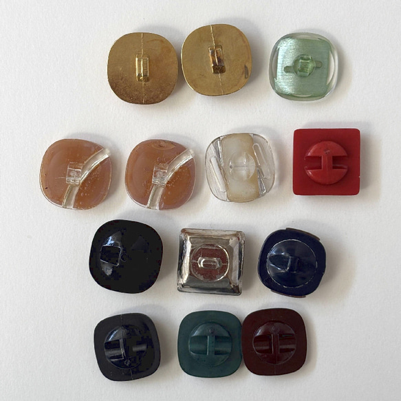 ボタン レトロ 四角 スクエア ベージュ グリーン ブルー レッド 18mm～19mm 13個セット eu-127 4枚目の画像