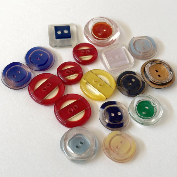 ボタン レトロ クリア レッド イエロー ブルー 二つ穴 2穴 14mm～20mm 17個セット eu-129 3枚目の画像