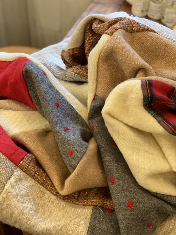 大判＊ウールパッチワークブランケット　RD 3枚目の画像