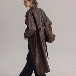 格好よく羽織るエコレザーのスプリングコート　ウエストベルト【春秋】ブラウン 7枚目の画像