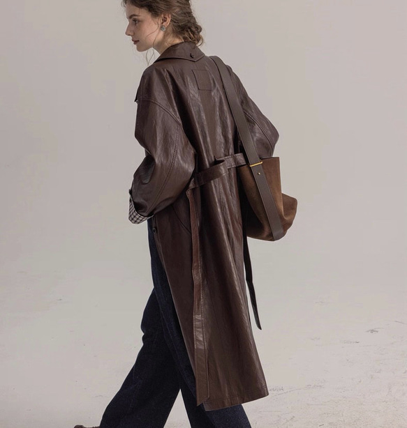 格好よく羽織るエコレザーのスプリングコート　ウエストベルト【春秋】ブラウン 7枚目の画像