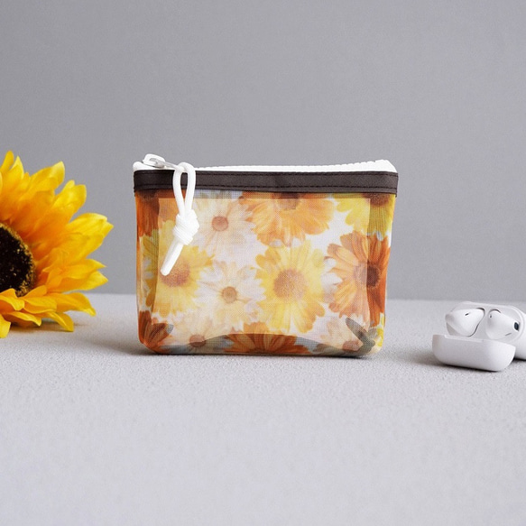 透け感が可愛い◎通気性抜群の立体メッシュポーチ（ヒマワリ向日葵）ハンカチや布マスク入れ/コスメポーチ/通勤通学に/旅行 1枚目の画像