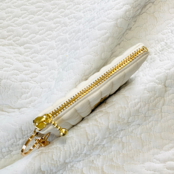 Baby teddy ベージュ　くま　コインケース　ヌビ　イブル　3匹のくまさん　刺繍　ミニポーチ 4枚目の画像