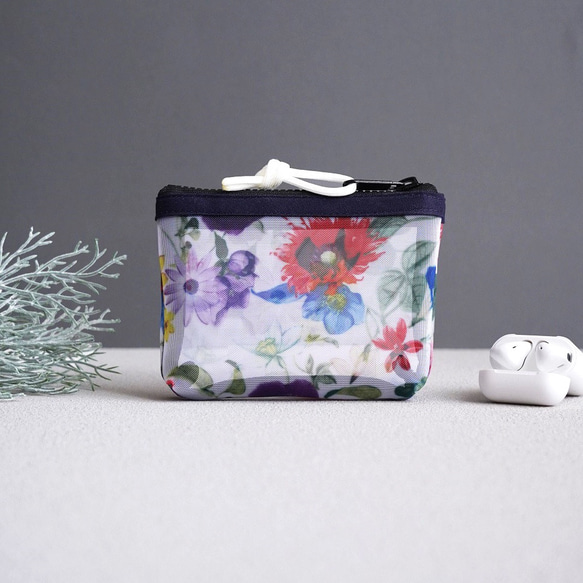 透け感が可愛い◎通気性抜群の立体メッシュポーチ（花柄）ハンカチや布マスク入れ/コスメポーチ/通勤通学に/旅行にも◎ 1枚目の画像