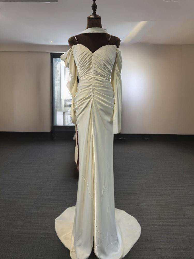 素敵  ハーネス  ボックスプリーツ  ウェディングドレス  マレージュタイプ 撮影 花嫁 演奏会K8