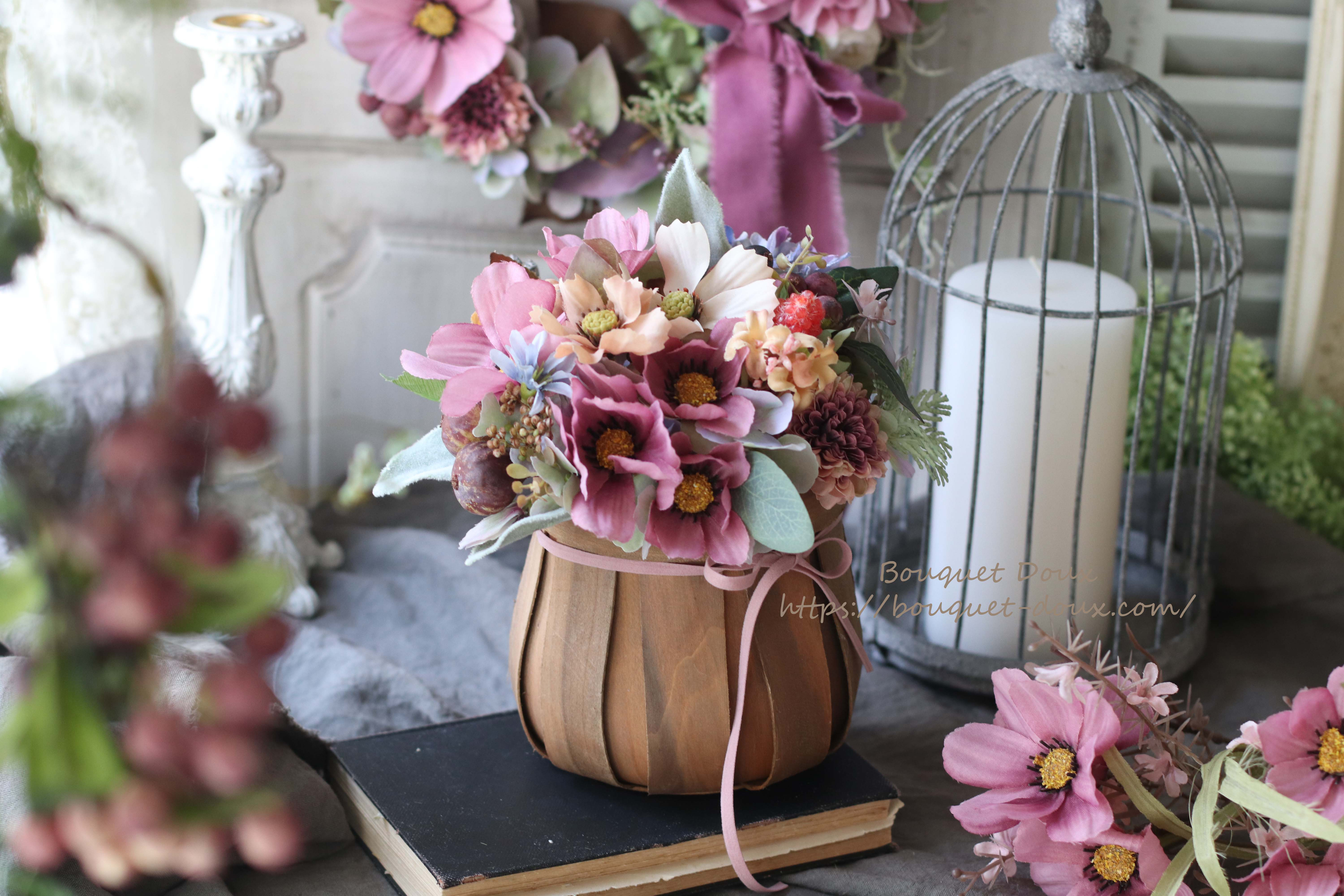 ダリアとコスモスのアレンジ♪秋のアレンジ　大人かわいいアレンジ　モーヴピンクのアレンジ