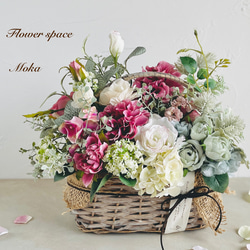 ダリアとアンジェリカのバスケットアレンジ ローズ アネモネ モーブ