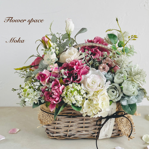 ダリアとアンジェリカのバスケットアレンジ ローズ アネモネ モーブ