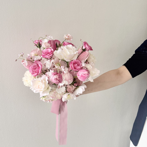 チューリップ ブーケ ウェディングブーケ 実例あり】チューリップのウェディングブーケ大集合！定番からトレンド