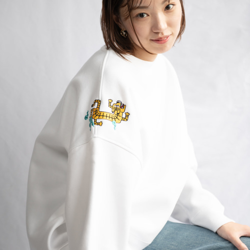 倒福と虎」 トレーナー 文字変更可能 裏起毛 ワンポイント刺繍