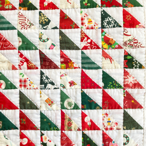 クリスマス クリスマス 三角つなぎのタペストリー パッチワークキルト