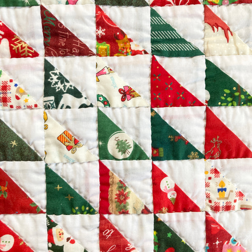 クリスマス クリスマス 三角つなぎのタペストリー パッチワークキルト