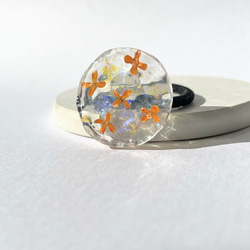 金木犀の宝石ヘアゴム（サファイアブルー） / 風水 / 水面 2枚目の画像