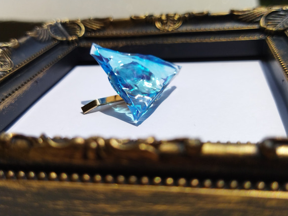 ブルーの海のポニーフック / レジン / 波 / 夏 1枚目の画像