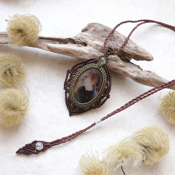 モンタナアゲート天然石マクラメネックレスmac437エスニックアジアンエキゾチック金属フリーのアクセサリー 1枚目の画像