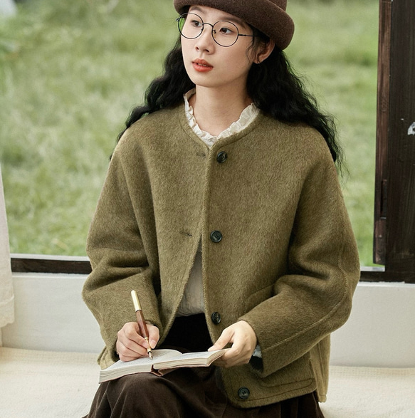 2色　ノーカラーウールのショートコート　ポケット付き【秋冬春】カーキ・レッド 1枚目の画像